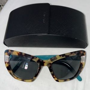 ❌SOLD❌Prada sunglasses